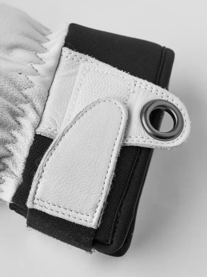 Arméläderpatrullkvinna