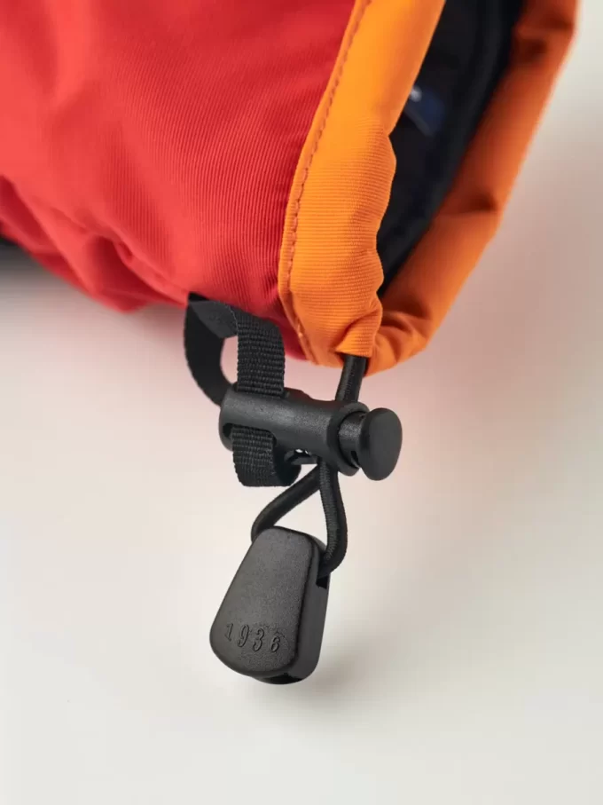 Hestra Elisabeth Orange / Ljusröd Hestra Elisabeth Orange / Ljusröd