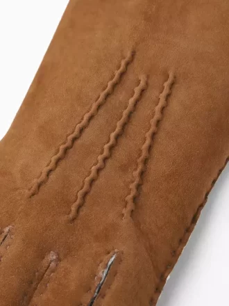 Handsydd lammskinnsmocka