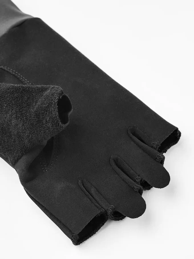 Hestra Elisabeth Svart/Mörkgrå Hestra Elisabeth Svart/Mörkgrå