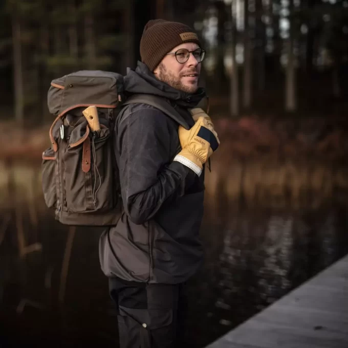 Hestra Njord Navy & naturlig brun Hestra Njord Navy & naturlig brun