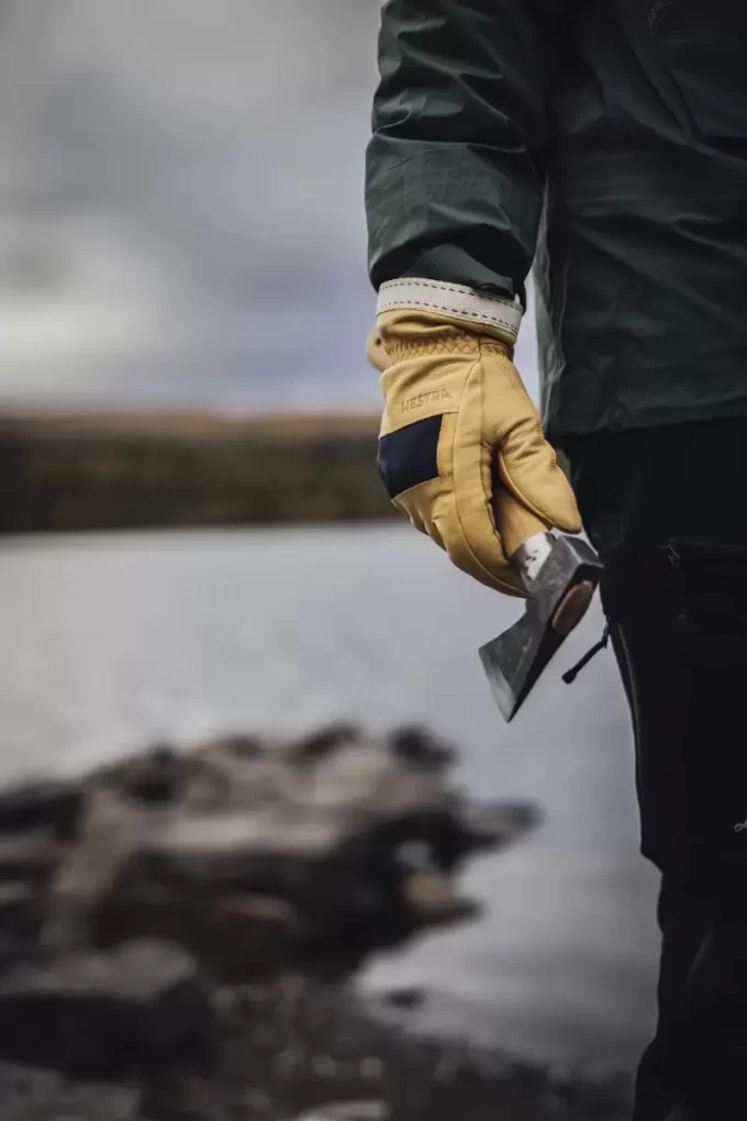 Hestra Njord Navy & naturlig brun Hestra Njord Navy & naturlig brun