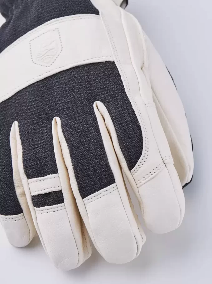 Hestra Tarfala Träkol